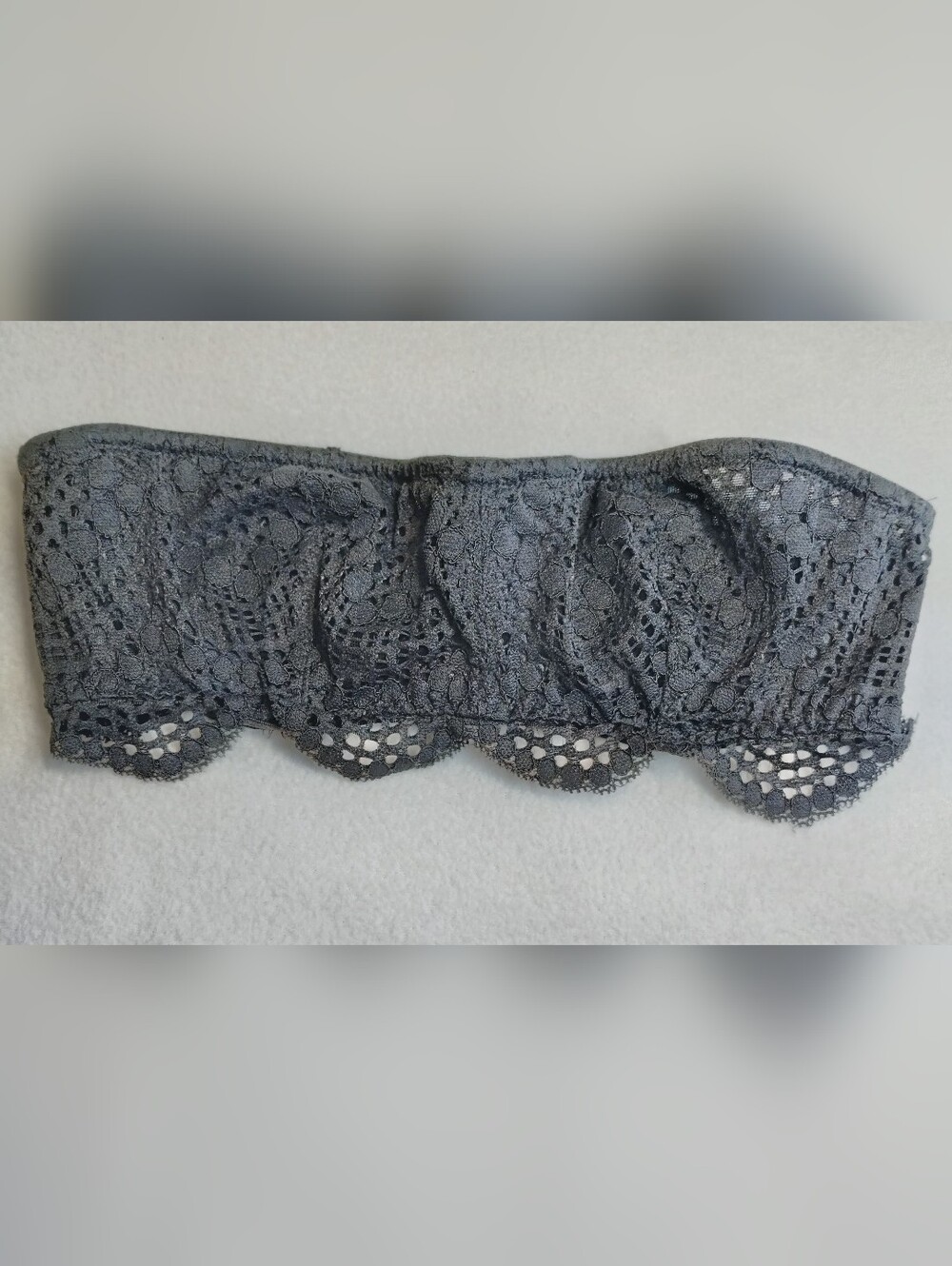 Victoria's Secret Strapless Bra Black Eyelet Lace Trim Underwire Bandeau Size XS - Picture 2 of 7